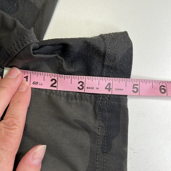 PRANA BLACK/GRAY CARGO SHORTS WITH MODERN CANO DESIGN SIZE 5 - Picture 15 of 16